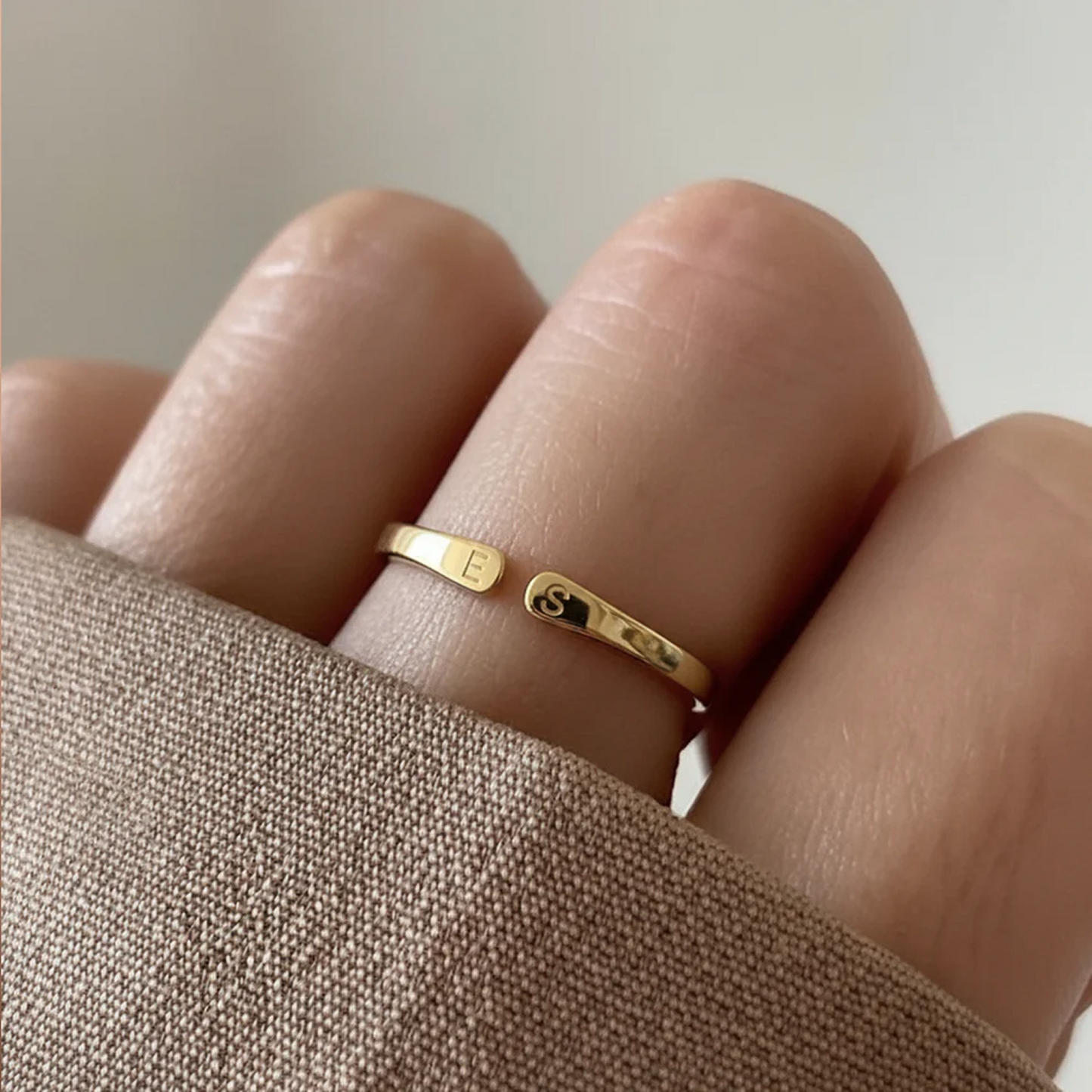 Bague Ajustable Whisper avec Initiale
